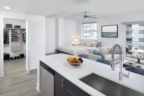50 SW 10th St, Miami, FL 33130 photo 7
