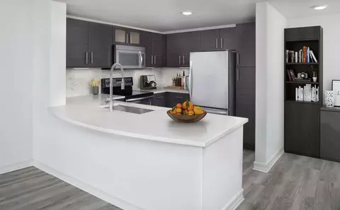 50 SW 10th St, Miami, FL 33130 photo 2