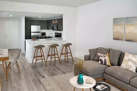 50 SW 10th St, Miami, FL 33130 photo 10