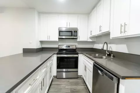 2039 N Las Palmas Ave, Los Angeles, CA 90068