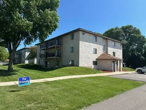 2505 11th St E, Glencoe, MN 55336