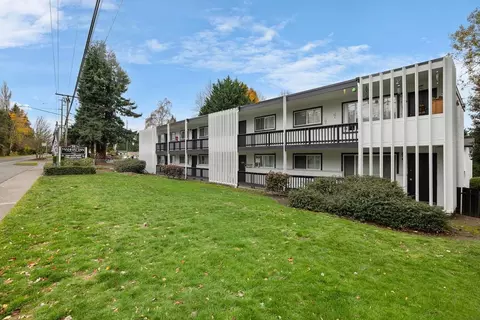 18243 1st Ave S, Normandy Park, WA 98148