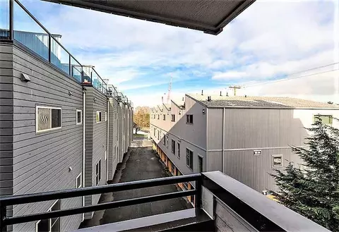2425 Harbor Ave SW, Seattle, WA 98126 photo 18