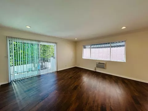 10394 Rochester Ave, Los Angeles, CA 90024