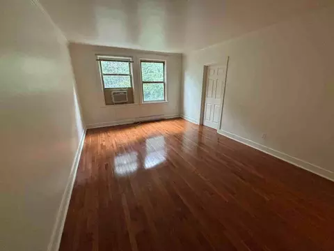 5717 Hobart St, Pittsburgh, PA 15217