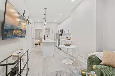 1425 P St NW, Washington, DC 20005 photo 2