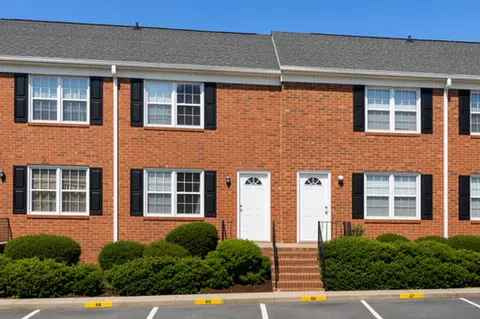 913915 Nottingham Dr, Gastonia, NC 28054