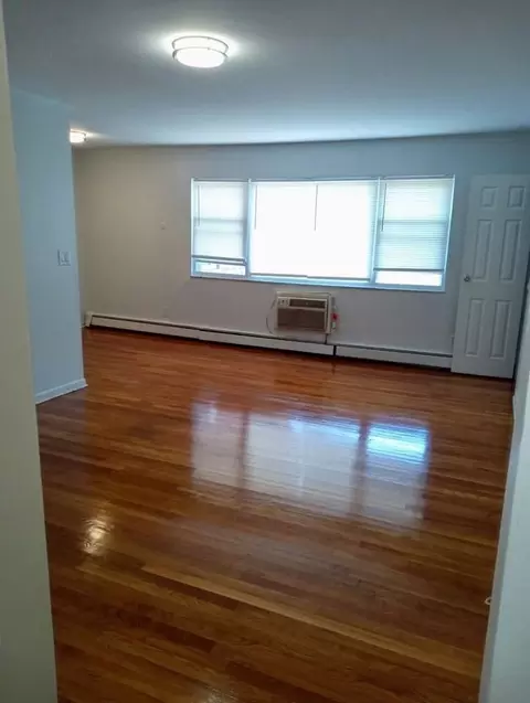 91 Hamilton Ave, Fairview, NJ 07022