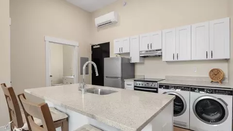 90 Wealthy St SE, Grand Rapids, MI 49503