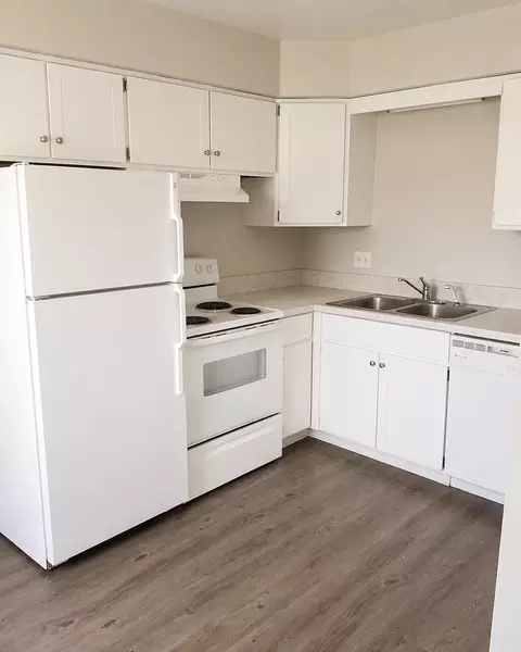 3225 Holiday Dr, Lansing, MI 48912