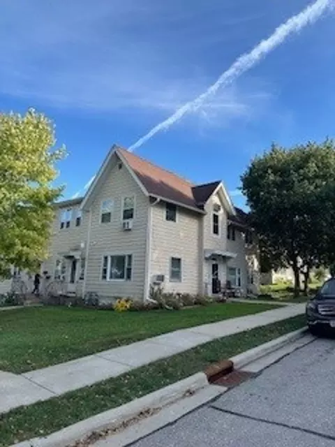 105 S 8th Ave, West Bend, WI 53095