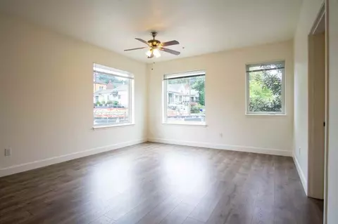 103 S Meade St, Portland, OR 97201