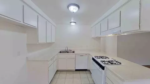 527 N Tustin Ave, Santa Ana, CA 92705