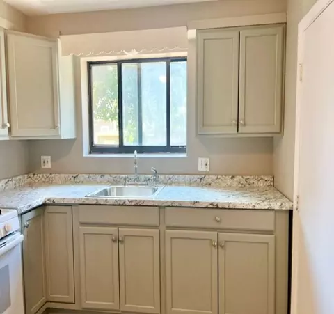 99 Melrose St, Providence, RI 02907