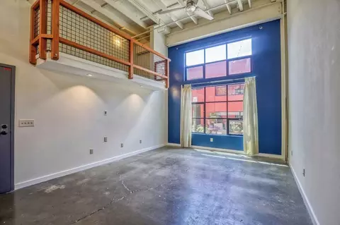 1000 43rd St, Oakland, CA 94608