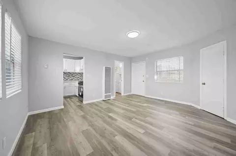 6515 Avalon Blvd, Los Angeles, CA 90003