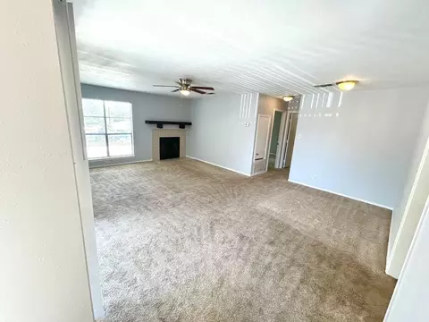 810 Station St, Converse, TX 78109