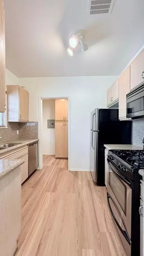145 147 South Camden Dr, Beverly Hills, CA 90212 photo 16
