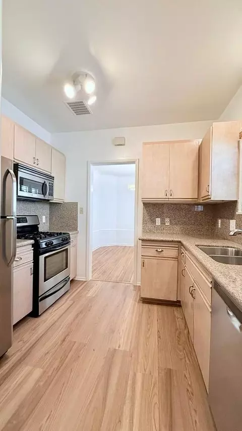 145 147 South Camden Dr, Beverly Hills, CA 90212 photo 2