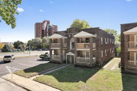 905 W 40th Ter, Kansas City, MO 64111
