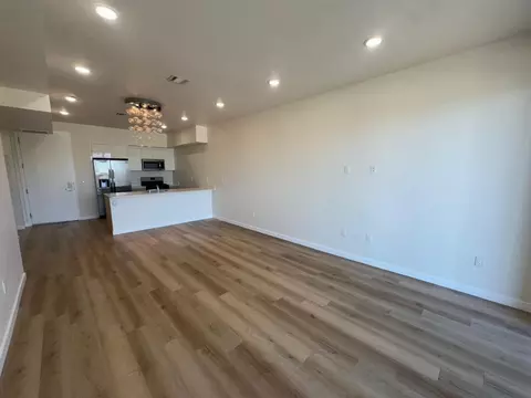 5252 Willowcrest Ave, North Hollywood, CA 91601