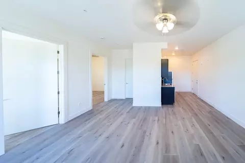 7980 SW Capitol Hill Rd, Portland, OR 97219