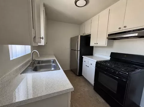 5245 Chesebro Rd, Agoura Hills, CA 91301