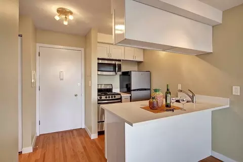 1221 Queen Anne Ave N, Seattle, WA 98109