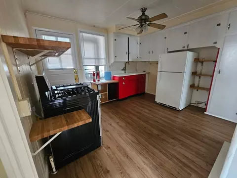 186 Pine St, Burlington, VT 05401