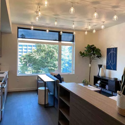 1030 Ferry St, Eugene, OR 97401 photo 9