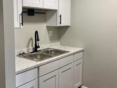 1240 Jackson Park Pl, Seymour, IN 47274