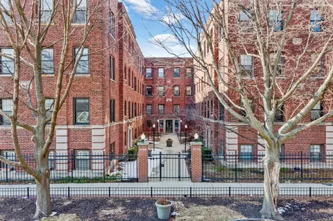 3708 N Sheffield Ave, Chicago, IL 60613