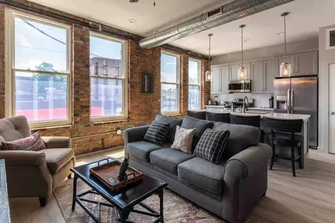 1906 Elm St, Cincinnati, OH 45202