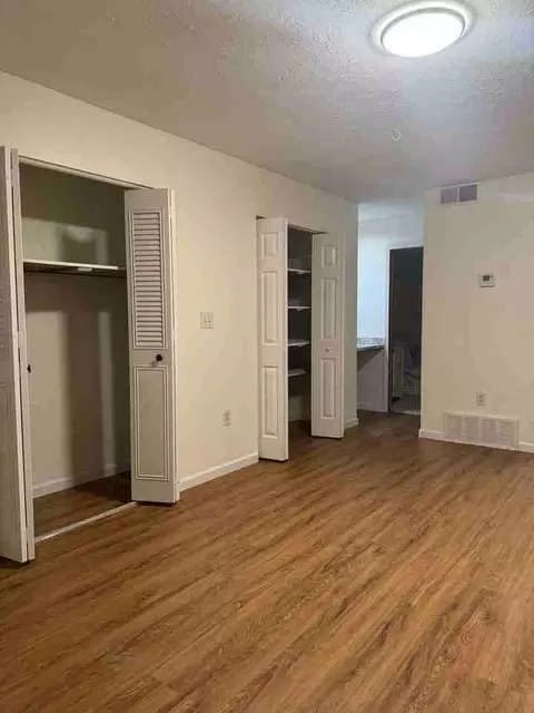 2124 Cherokee Pkwy, Louisville, KY 40204