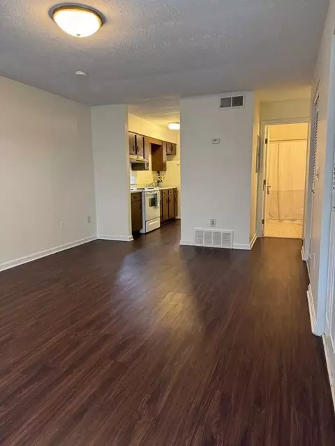 2124 Cherokee Pkwy, Louisville, KY 40204
