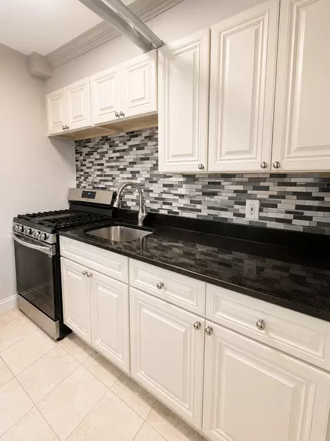 182 Lafayette St, Salem, MA 01970