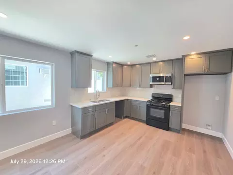 8154 Potter Ave, North Hollywood, CA 91605