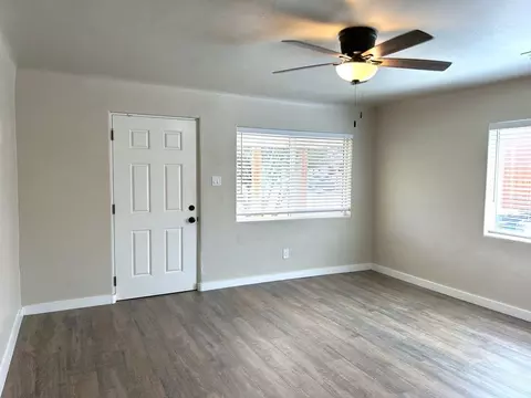 635 Adams St NE, Albuquerque, NM 87110