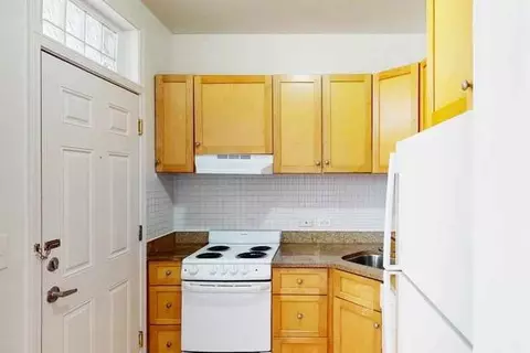 1350 E 53rd St, Chicago, IL 60615