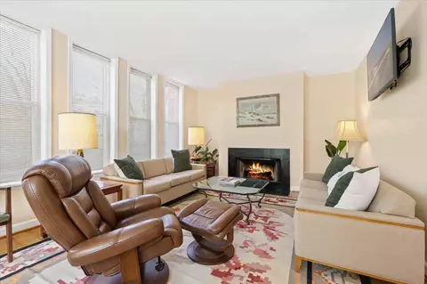 703 8th St NE, Washington, DC 20002