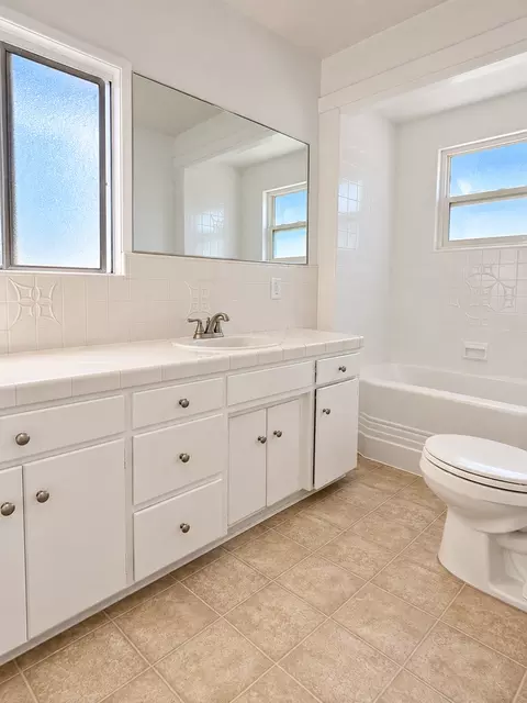 3140 E 3rd St, Long Beach, CA 90814 photo 2