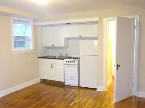 8210 Greenwood Ave, Takoma Park, MD 20912