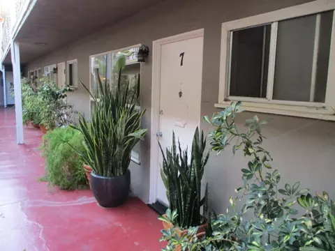 1217 Havenhurst Dr, West Hollywood, CA 90046