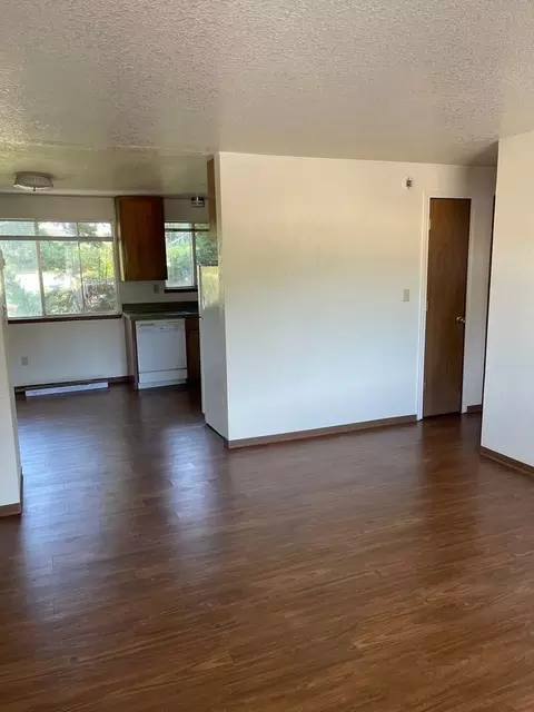 3032 W Harvard Ave, Roseburg, OR 97471