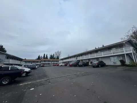 3032 W Harvard Ave, Roseburg, OR 97471