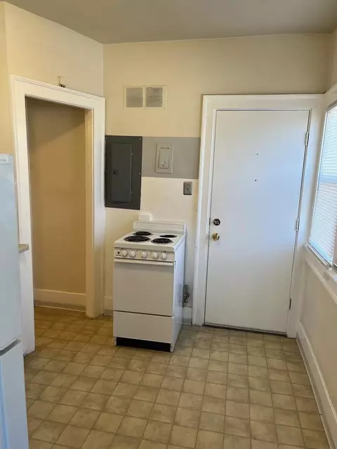 609 Thomas St, Seattle, WA 98109