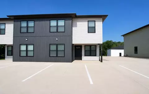 708 704 706 708 Pennsylvania NW, Jacksonville, AL 36265