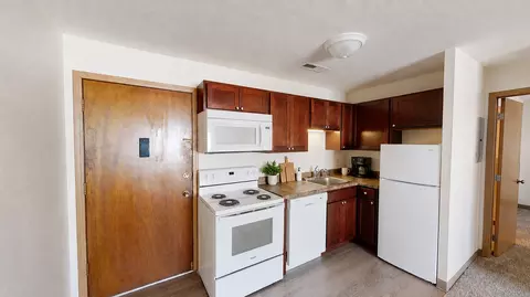 153 N Hyland Ave, Ames, IA 50014
