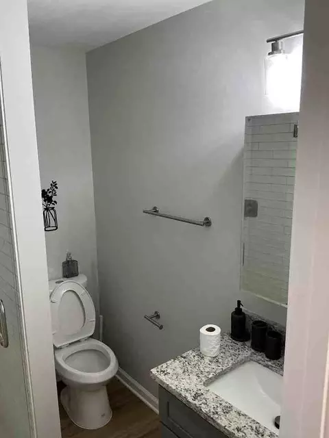 733 W 52nd St, Savannah, GA 31405