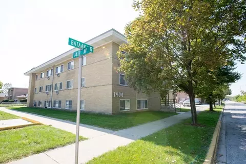 1400 Bataan Dr, Broadview, IL 60155 photo 2